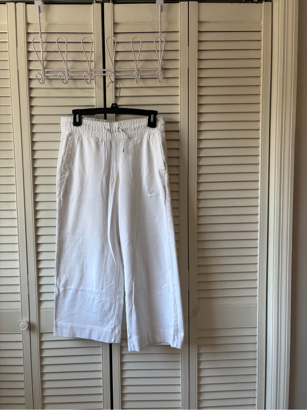 Nike Wide Leg Cropped Sweatpants